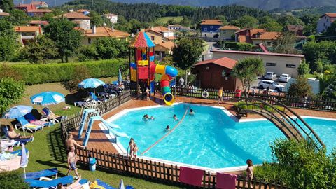 Una de las piscinas del Camping de Ribadesella