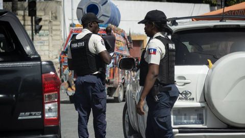 Agentes de policía en Puerto Príncipe el pasado mes de julio