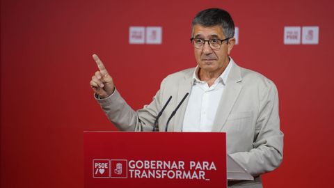 López en la rueda de prensa en Bilbao