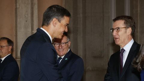 Pedro Sánchez y Alberto Núñez Feijoo durante el tercer homenaje a las víctimas de la covid 19 celebrado en Madrid.