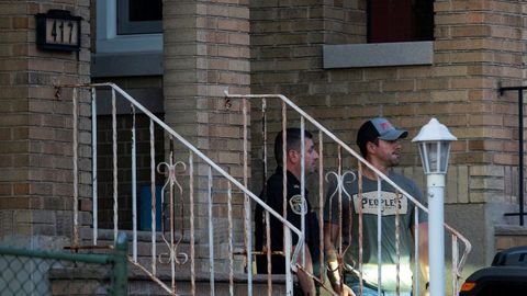 La Policía de Nueva Jersey durante el registro del domicilio de Hadi Matar.