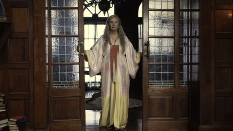 La residencia de Aurora (Elena Irureta) es el palacio de La Riega, en Gijón