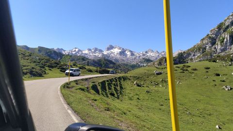 picos de europa.Carretera a los lagos de Covadonga