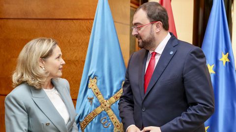 El presidente del Principado de Asturias, Adrián Barbón, recibe este viernes en Oviedo a la vicepresidenta primera y ministra de Asuntos Económicos y Transformación Digital, Nadia Calviño
