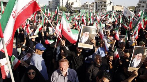 Manifestantes a favor del régimen iraní en Teherán.