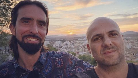 Osel Hita Torres y Lucas Figueroa, director del documental «Osel»
