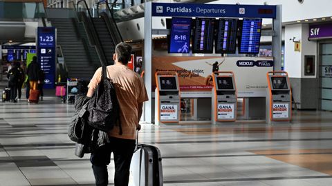 Cada vez más jóvenes argentinos emigran ante la falta de oportunidades en su país. En la imagen, el aeropuerto de Buenos Aires