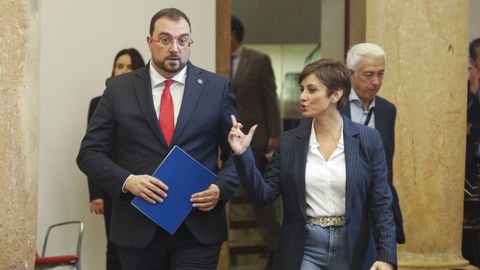 La ministra Portavoz y de Política Territorial, Isabel Rodríguez y el presidente del Principado de Asturias, Adrián Barbón