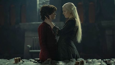 Rhaneyra Targaryen aconseja a su hijo, Lucerys Velaryon