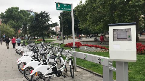 Las nuevas estaciones y bicicletas elctricas del servicio municipal gratuito Avils en Bici
