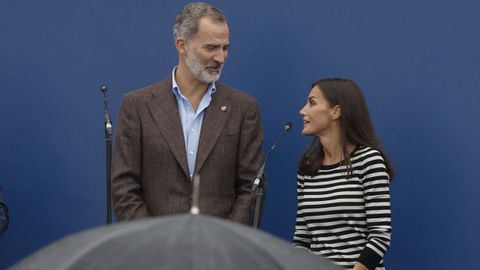 Los reyes en la entrega del Pueblo Ejemplar en Cadavéu