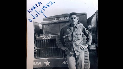 El astur-americano Luis Entrialgo sirvió en la guerra de Corea en una unidad sanitaria MASH, que popularizó una serie de televisión