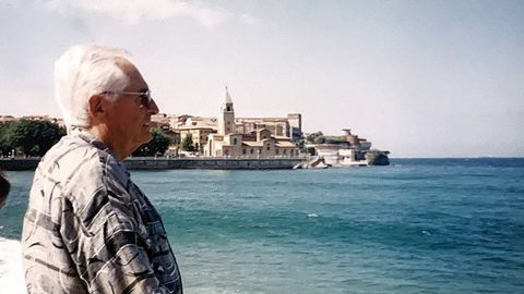 El astur-americano Luis Entrialgo, durante una de sus visitas a Gijón, de donde eran originarios sus padres