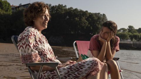 Susi Sánchez y Laia Costa son madre e hija en cinco lobitos.