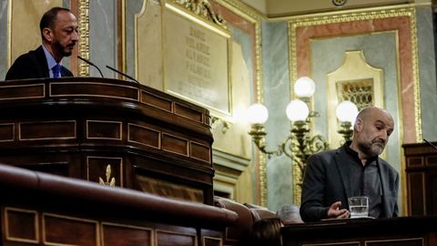 Alfonso Rodríguez de Celis llama la atención a Néstor Rego, del BNG, por llamar corrupta a la monarquía