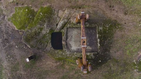 Vista del lagar de Xan Preto con la prensa de madera reconstruída.