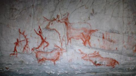 Falsas pinturas prehistricas en la cuava de Cobijeru, en Buelna (Llanes)