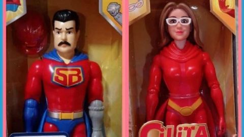 Muñecos de superhéroes que aluden a Nicolás Maduro y su mujer, Cilia Flores