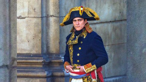 Joaquin Phoenix da vida a Napolen en el nuevo proyecto de Ridley Scott.