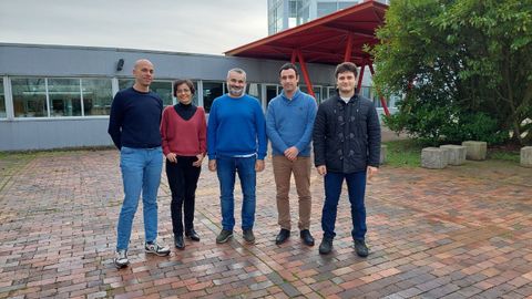 De izquierda a derecha, los investigadores de la Universidad de Oviedo Germán León, Susana Loredo, Luis Fernando Herrán, Miguel Fernández y Álvaro Pendás.