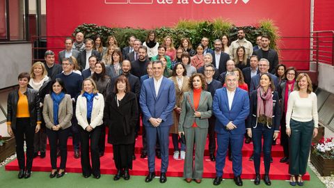 Imagen de la ejecutiva socialista, a la que se sumaron los ministros que no son militantes del PSOE.