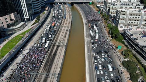 Bloqueo de carreteras en Tel Aviv en las protestas contra la reforma judicial de Netanyahu.
