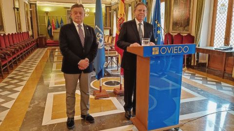 El alcalde de Oviedo, Alfredo Canteli, y el concejal de Seguridad Ciudadana, José Ramón Prado
