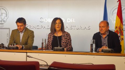 El presidente de Otea, José Luis Álvarez Almeida; la directora general de Igualdad, Nuria Varela; y el vicepresidente de Otea, Javier Martínez