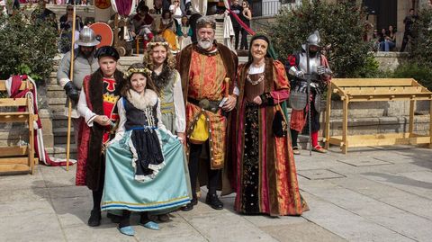 Los ganadores del premio del concurso de trajes de la Feira Medieval de Monforte en la categora de grupos