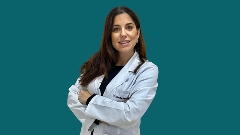Claudia Bernárdez es dermatóloga experta en el cuidado del cabello.