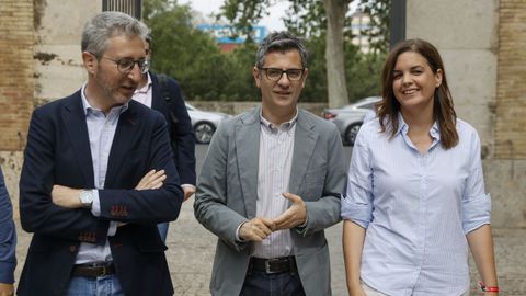 En el centro, Flix Bolaos acompaado de la candidata a la alcalda de Valencia, Sandra Gmez, y el consejero de Hacienda, Arcadi Espaa.