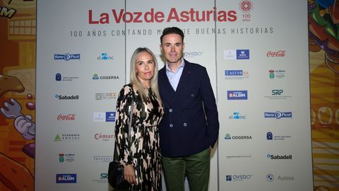 El campeón olímpico de ciclismo, Samuel Sánchez, junto con su mujer Vanesa Galán
