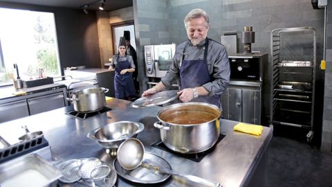 Pepe Vieira, en su restaurante con dos estrellas Michelin en Camio da Serpe, Poio