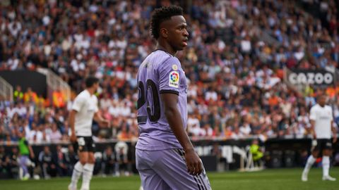 VInivius, durante el partido entre el Valencia y el Real Madrid en Mestalla
