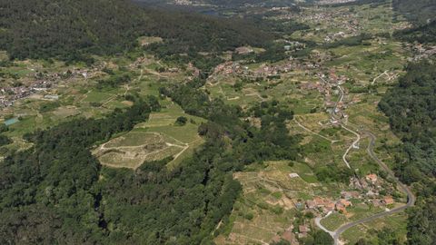 A Arnoia, vista de la aldea de Remuíño.