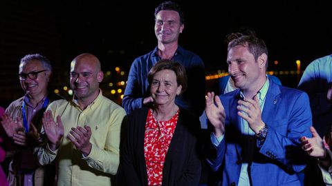 La posible alcaldesa de Gijón, Carmen Moriyón(d) junto a el cabeza de lista de Foro en las elecciones autonómicas, Adrián Pumares
