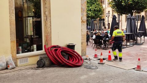 Foto de archivo de un trabajador en Oviedo
