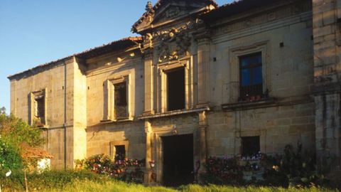 El Palacio de la Torre de Celles es uno de los edificios barrocos más importantes de la arquitectura palaciega de Asturias
