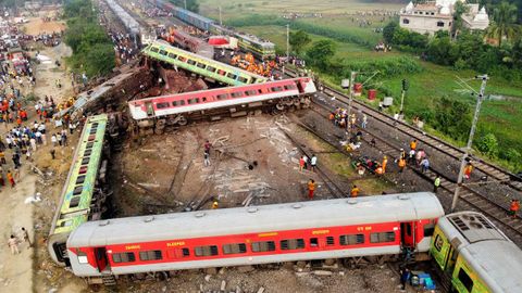 Imgenes del grave accidente ferroviario ocurrido en la India