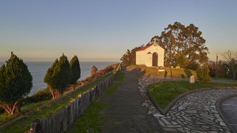 Ermita del Espíritu Santo, Murosdel Nalón