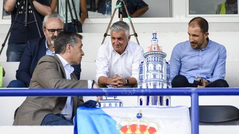 Manolo Paredes, Martín Peláez, Roberto Suárez y Agustín Lleida en el palco del Pepe Barrera