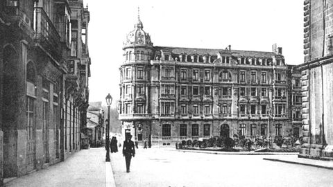 Edificio del banco asturiano, en una imagen antigua