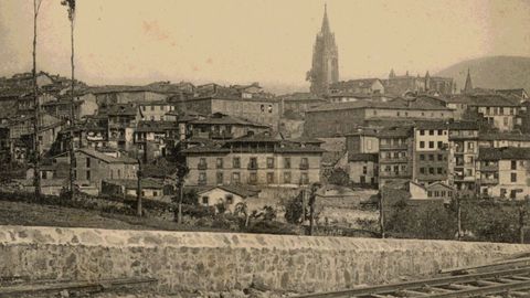 Una vista general de la ciudad de Oviedo hace años