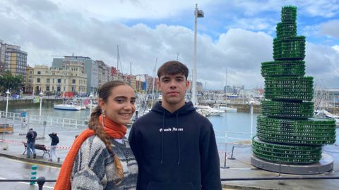 Los hermanos Eva y Mario Calvo visitan casi todos los veranos Asturias. Ella es ms de playa,como Gulpiyuri y l se queda con las montaas del Principado.