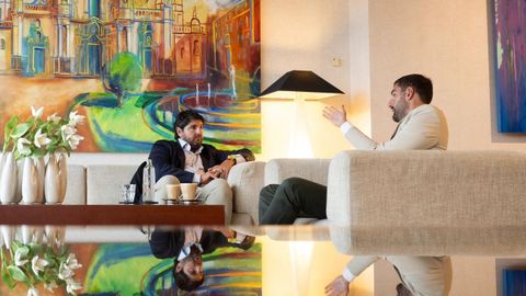 Jos ngel Antelo y Fernando Lpez Miras, reunidos en un encuentro privado en un hotel de Murcia, despus de que PP y Vox alcanzaran un acuerdo para sellar el prximo Gobierno de coalicin en la regin murciana.