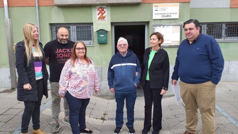 La candidata de Foro a la Alcaldía de Gijón, Carmen Moriyón, antes de reunirse con la asociación de vecinos de Ceares, junto al edil 'forista' Pelayo Barcia