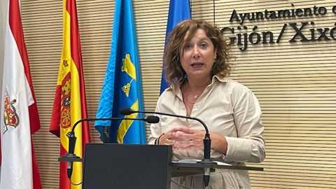 La concejala del PSOE de Gijón Carmen Eva Pérez Ordieres