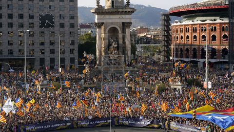 Imagen de la plaza de Espaa en Barcelona, donde concurrieron las cuatro marchas de la Diada