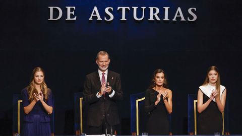 El rey Felipe VI preside junto a la reina Letizia, la princesa Leonor y la infanta Sofa la 43 edicin de los Premios Princesa de Asturias