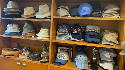 En Albiñana se comercializan sombreros y gorros de todo tipo, forma y color